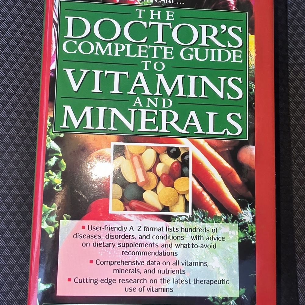 The Doctor's Complete Guide to Vitamins and Minerals - Green/Red Cover